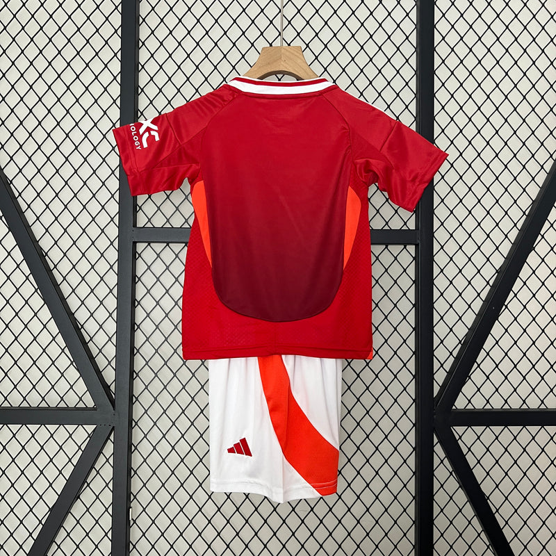 Conjunto Manchester United 24/25